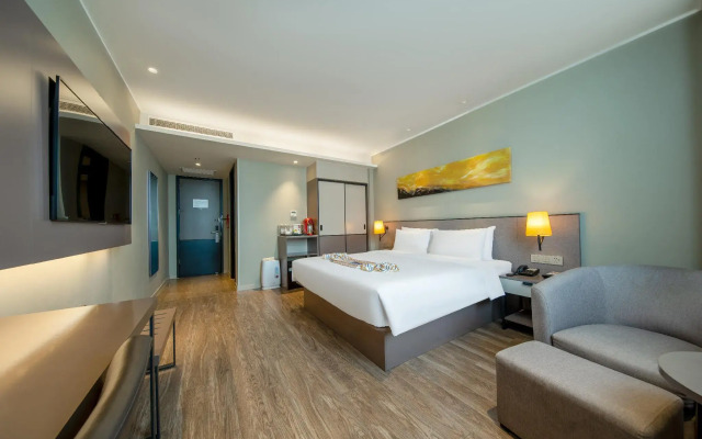 Homeinn Plus Hotel (Changzhou Dinosaur Park Wanda Plaza)