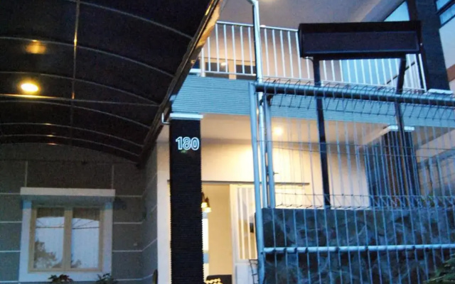Villa Green Apple Batu