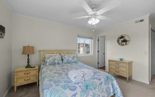 Summer School 2 Bedroom Condo by RedAwning
