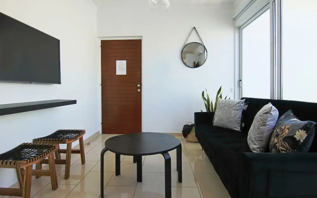 Phaedrus Living: Seaside Luxury Flat Lighthouse 62