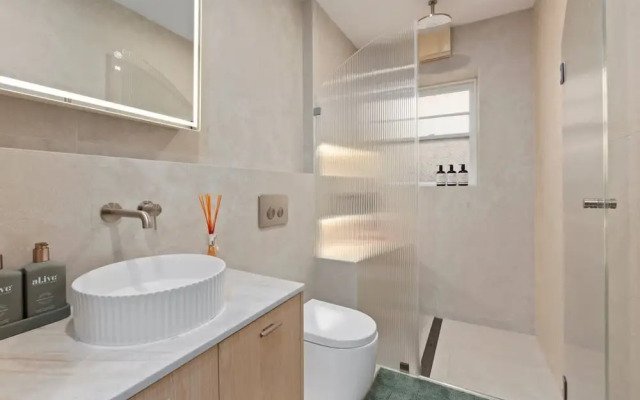 Coastal Living 2 Bedroom in Bondi Beach
