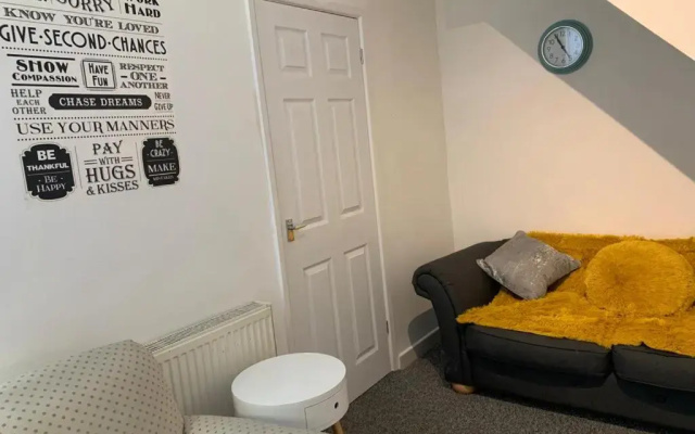 Bright, Comfortable Home, Convenient for City Centre