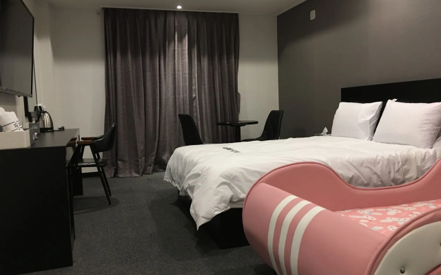 Persimmon Tourist Hotel
