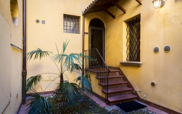 Piazza Maggiore Duplex Apartment by Wonderful Italy