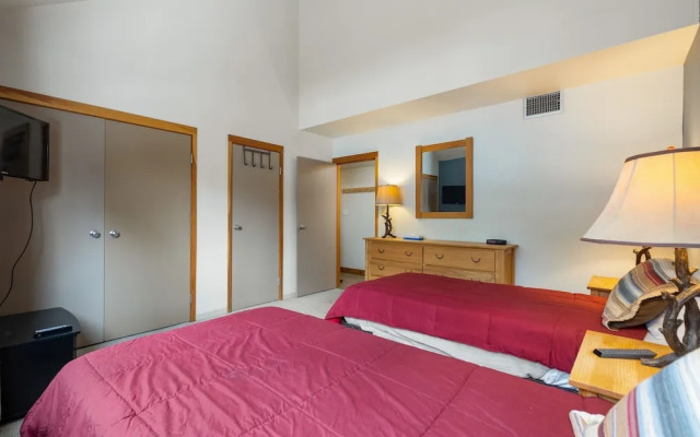 1610 Quicksilver 2 Bedroom Condo by RedAwning