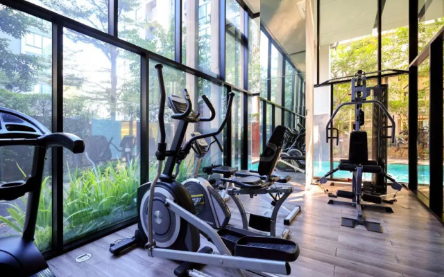 1 BR Condo minutes walk from Nimman/MAYA/MOAT