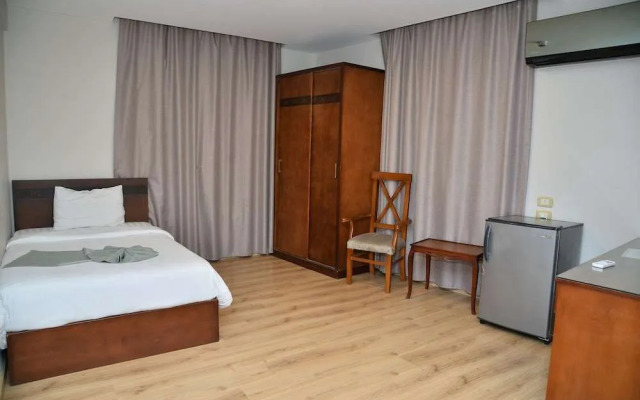 Miramar Evergreen Hotel