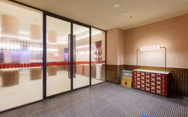 Ni Hao Hotel (Dalian Donggang musical fountain Square)