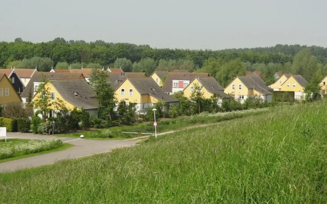 Nice Holiday Home With Garden Near Beach