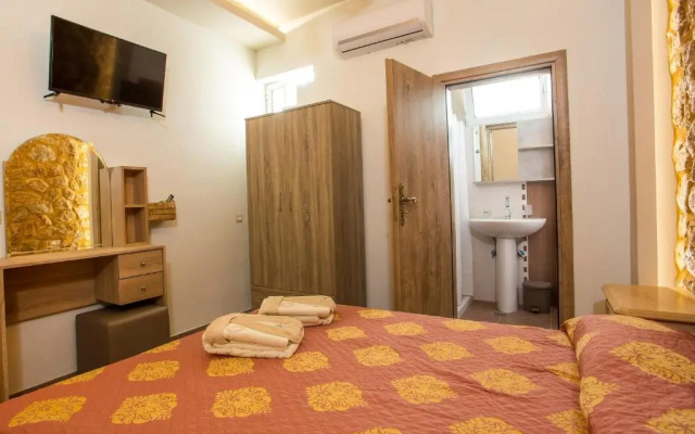 Errik Luxury House