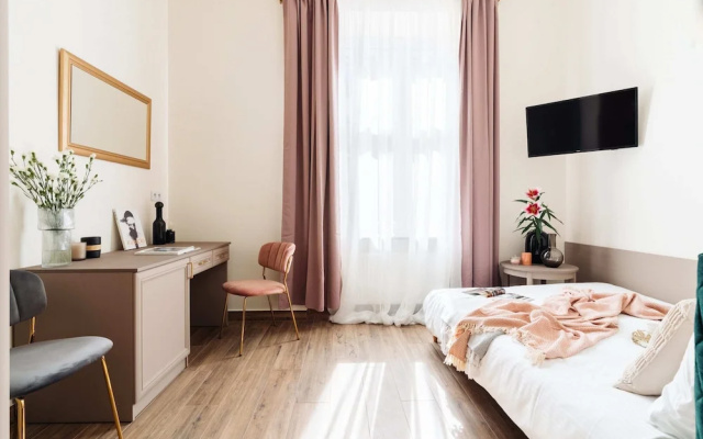 Sapphire Studios by Loft Affair