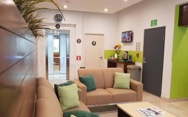 SR Hotel