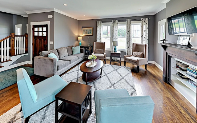 Stunning and Modern in 12South by RedAwning