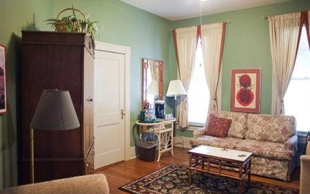 Arbor House Suites
