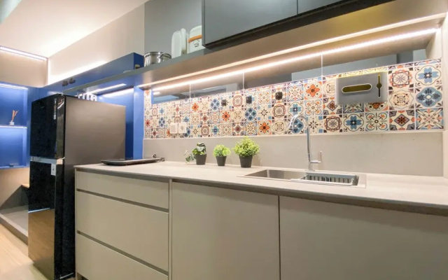 Cozy Living 1Br At Collins Boulevard Apartment