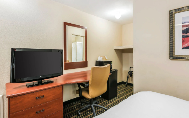 Rodeway Inn & Suites