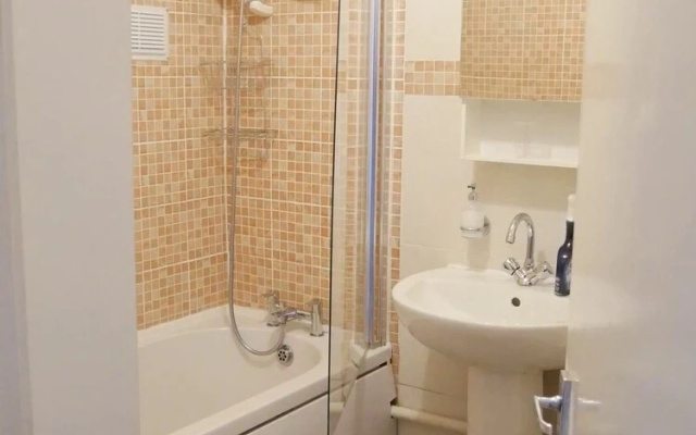 Bright 2 Double Bedrooms Apartment