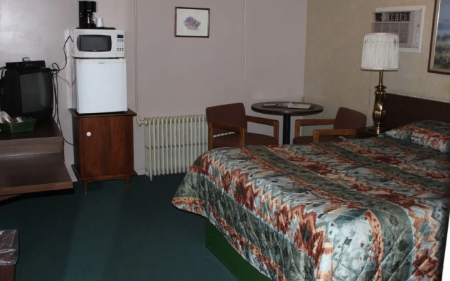 Top Hat Motel