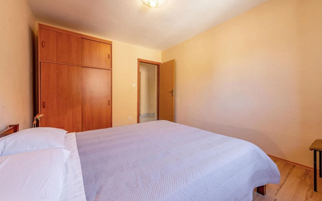 Beautiful Apartment in Vrsi With Wifi and 2 Bedrooms