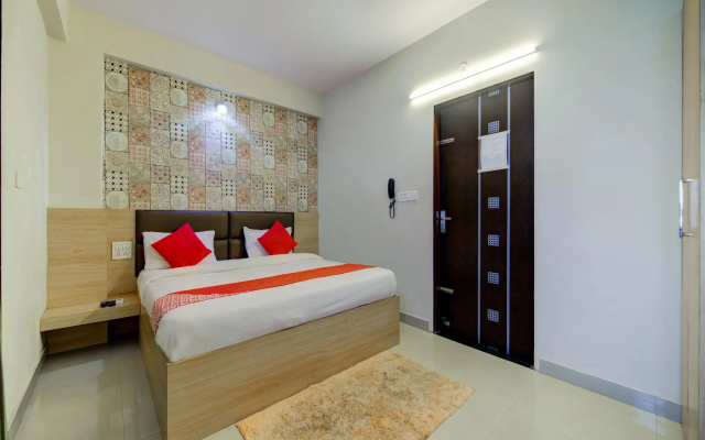 OYO 14565 Hotel Snazzy