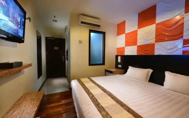 Deluxe Double room (full double bed) · Hotel Bahagia — photo 2