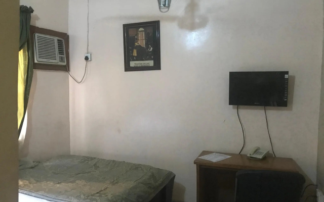 Daniel Suites