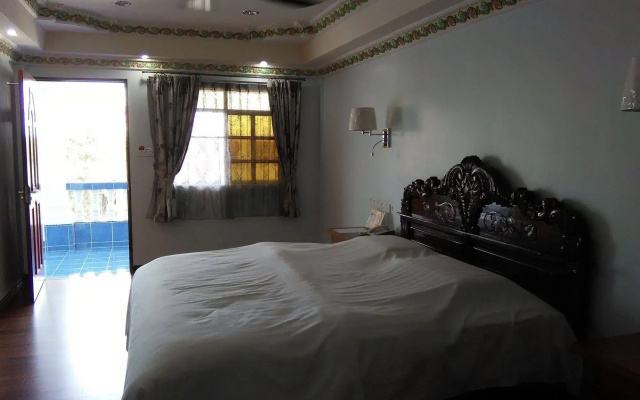 Ben & Roz Inn
