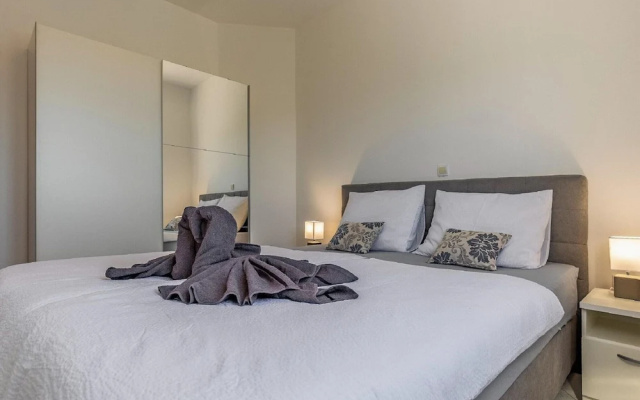Classy Apartment in Banjole near Beach & Pula City