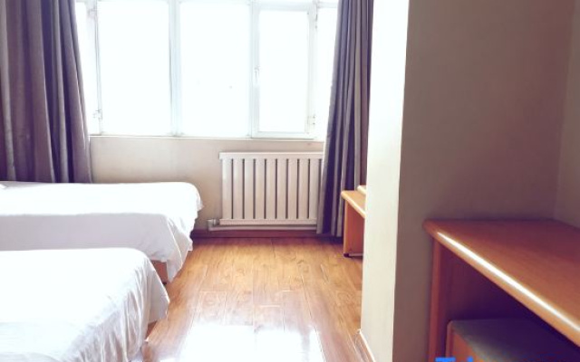 Urumqi Yaxin Express Hotel