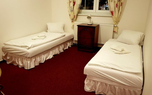 Hotel Alabama Мельник комната для гостей