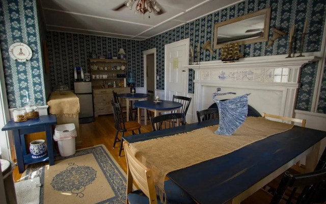 Sally Webster Inn