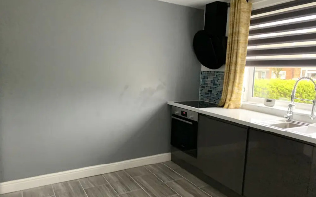 House - Sleeps 5, Parking & Private Garden