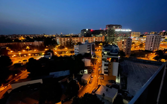 Emerald Luxury Apartment Near Presidential Palace