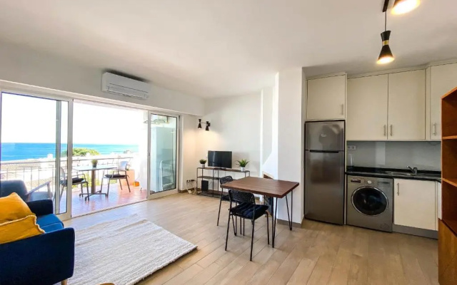 Balcony with Seaview - 1 Bed Apartment