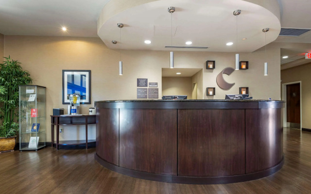 Comfort Suites Huntersville near Lake Norman