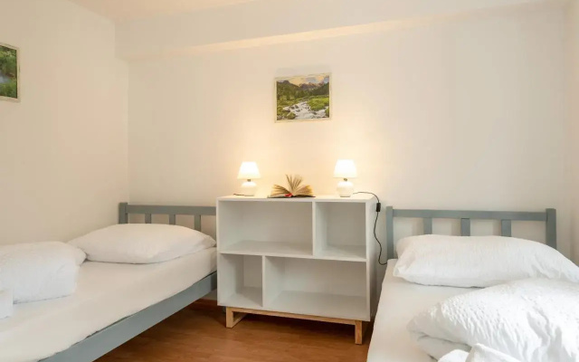 Alpine Hostel A12