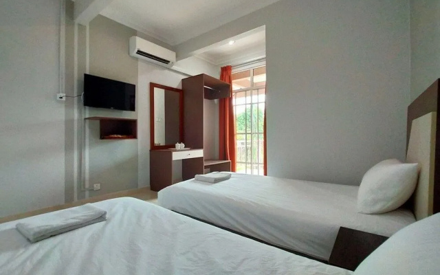 OYO 89934 Rose Village Inn & Spa
