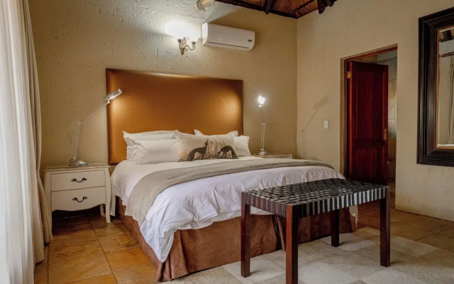 Mmakuba Private Game Lodge