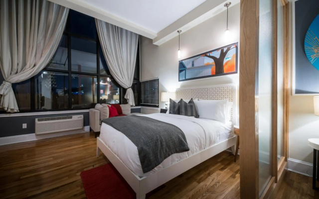 Henry Norman Hotel