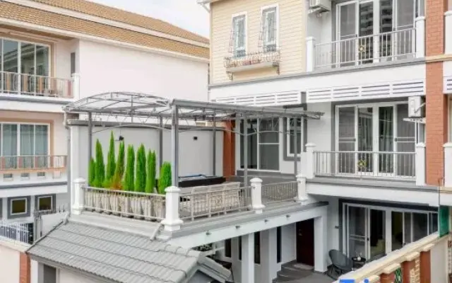 The Terrace Pratumnak 205