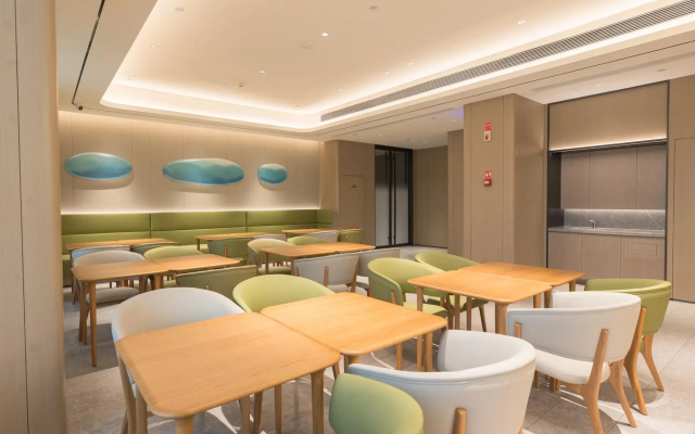 Ji Hotel Chengdu East Railway Station Aoyuan Square