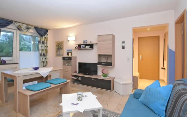 Roomy Apartment in Lichtenhain With Pond