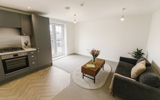Near Stadium - Free Parking - Sleeps 4