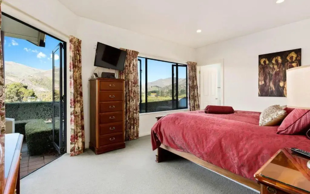 Kawarau Bay View - Cromwell Holiday Home
