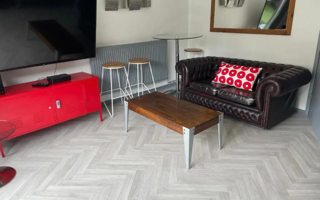 Arena Central - 6 Beds 2 Bathrooms Parking Space
