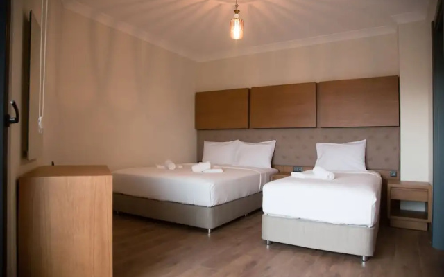 Ceneviz Suit Hotel