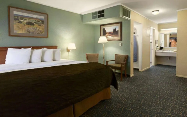 Days Inn And Suites Trinidad