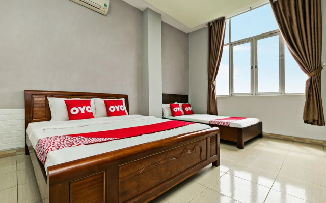 An An Hotel by OYO Rooms