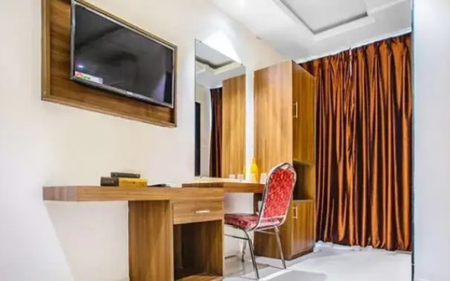 RR Service Apartment