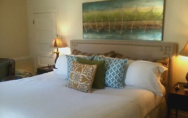 Meadowood Inn